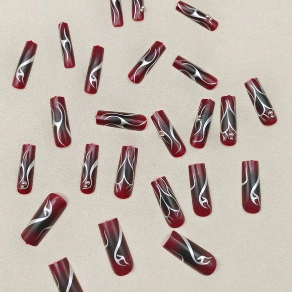 24 PIECE NAIL PRESS ON NAIL SET FAKE NAILS - Picture 3 of 3